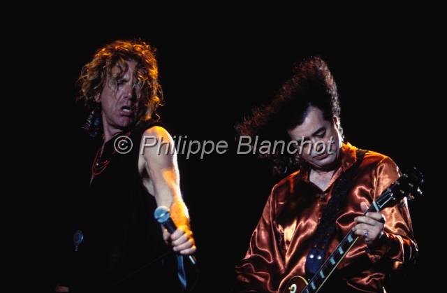 led zeppelin.JPG - Led Zeppelin, groupe de rock anglaisRobert Plant (chant) et Jimmy Page (guitare)